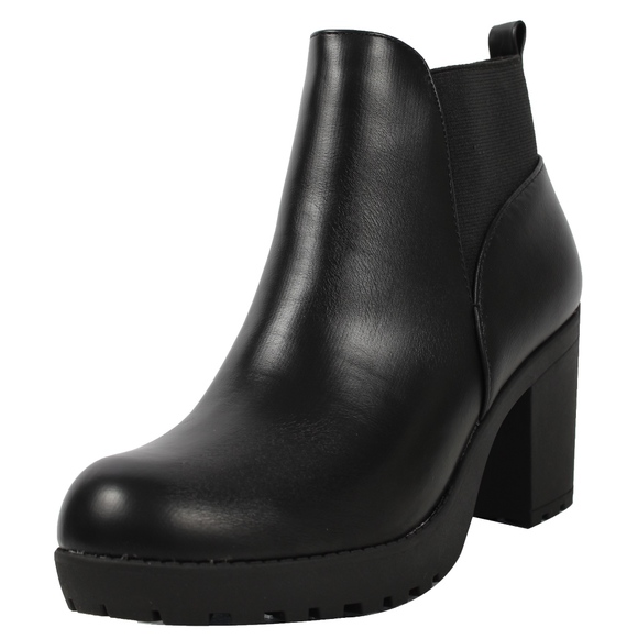 Restock!Black Faux Leather Elastic Pull On Tab Lug - Picture 2 of 8